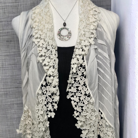 Johnny Was Jackets & Blazers - NWT Johnny Was Rayon White Floral Crochet sleeveless vest Long cardigan Size S